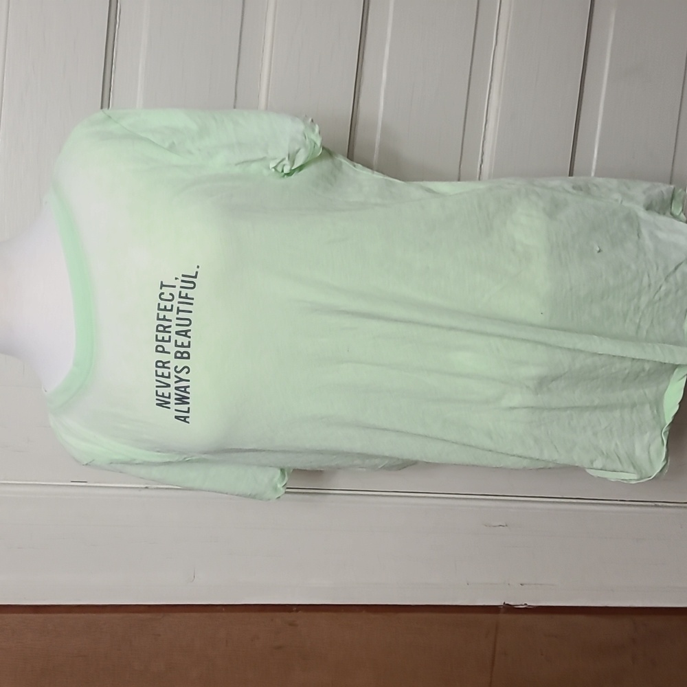 Torrid tshirt size 2 NWOT